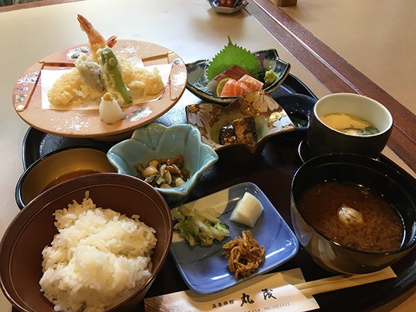 旅館で味わうお手軽ランチ 温泉旅館 丸茂 鳥取 Local Girls